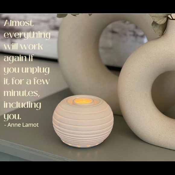 PARTYLITE Illuminescents,Clean Lines Fragrance Warmer - Picture 7 of 7